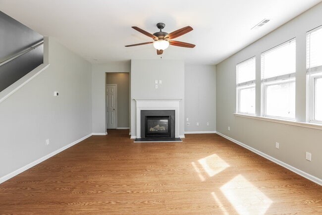 Building Photo - 153 Paxton Pl