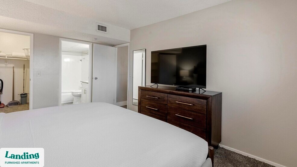 Building Photo - 2301 S Valley View Blvd