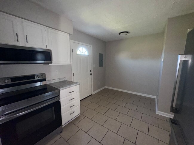 Building Photo - 107 Grogan Cir