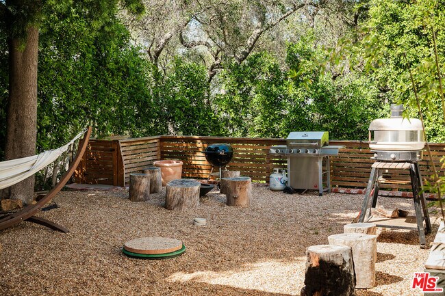 Building Photo - 26237 Fairside Rd