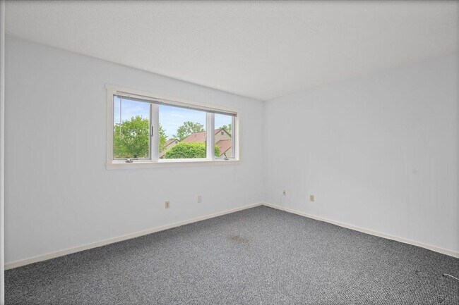 Building Photo - 605 Heritage Hills