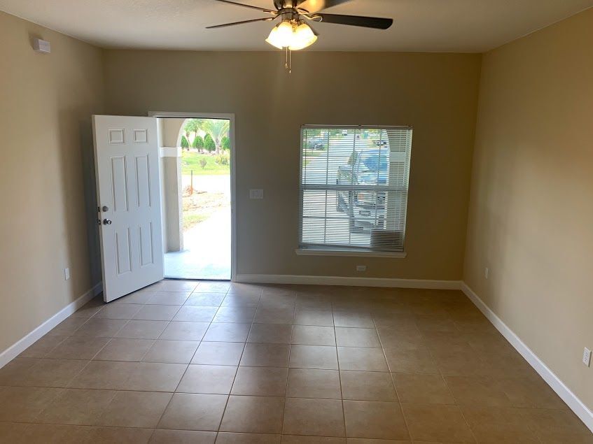 Building Photo - 1123 Normandy Dr