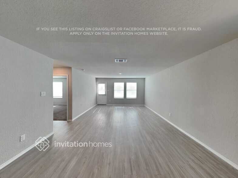 Building Photo - 144 Hollywood Dr