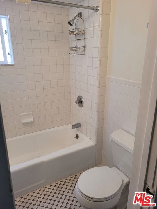 Building Photo - 5405 Russell Ave