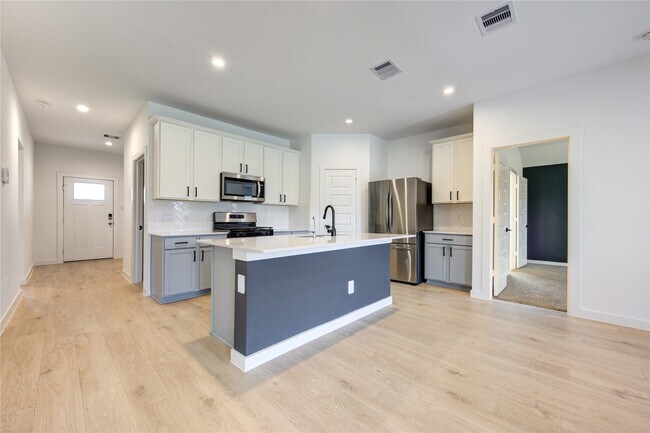 Building Photo - 29910 Ousel Falls Ln