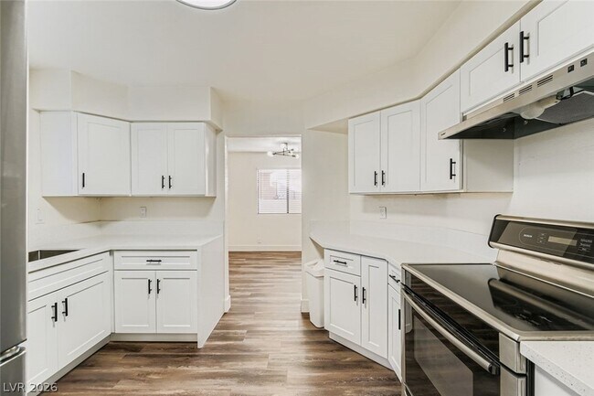 Building Photo - 3151 N Soaring Gulls Dr