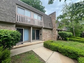 Building Photo - Charming 2bd  1.5ba home in South KC