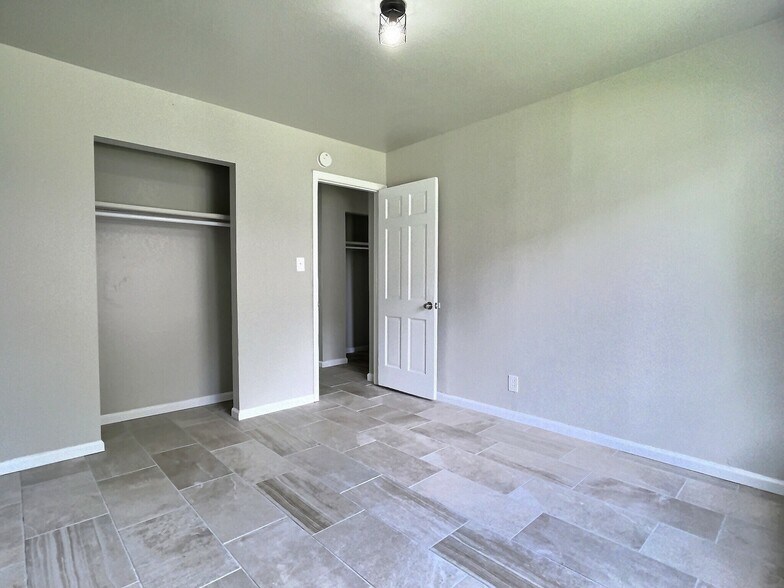 Building Photo - 6116 S Madison Plz