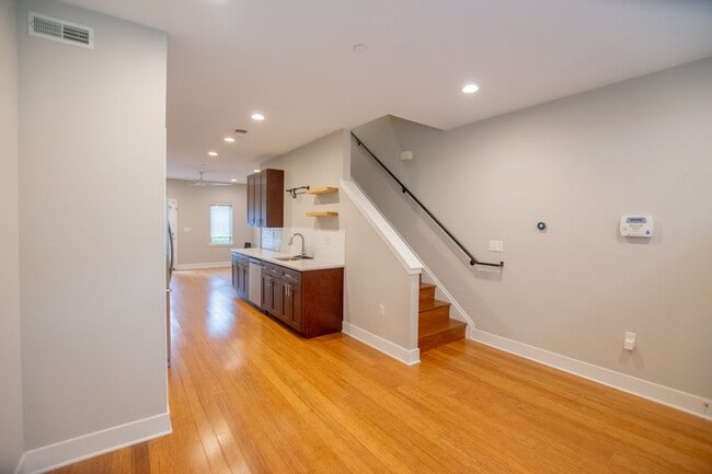 Building Photo - Modern & Efficient Point Breeze Townhome!