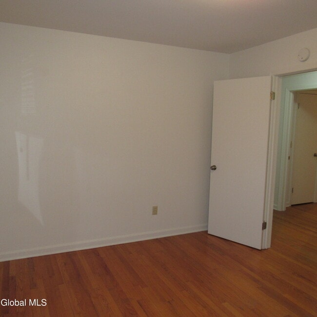 Building Photo - 34 B Commodore St