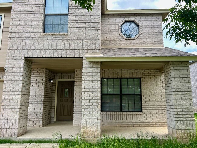 Building Photo - AWESOME Updated 4-Bed 2.5-Bath in Gruene C...