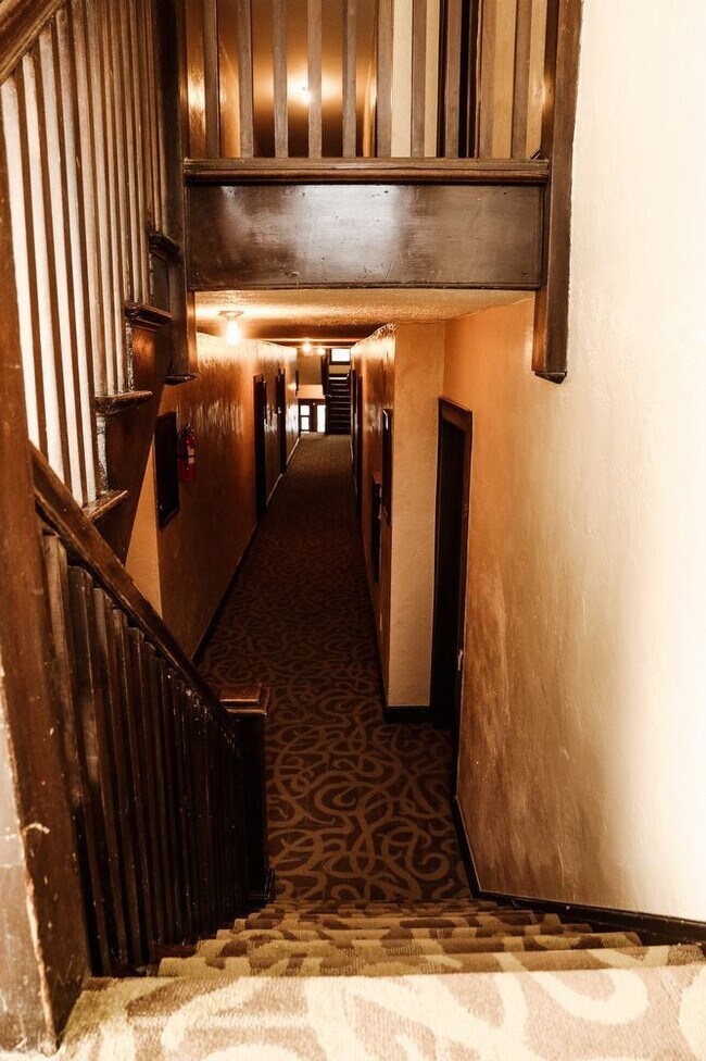 Old World Charm / Chatham Arch Neighborhood 708 E 11th St