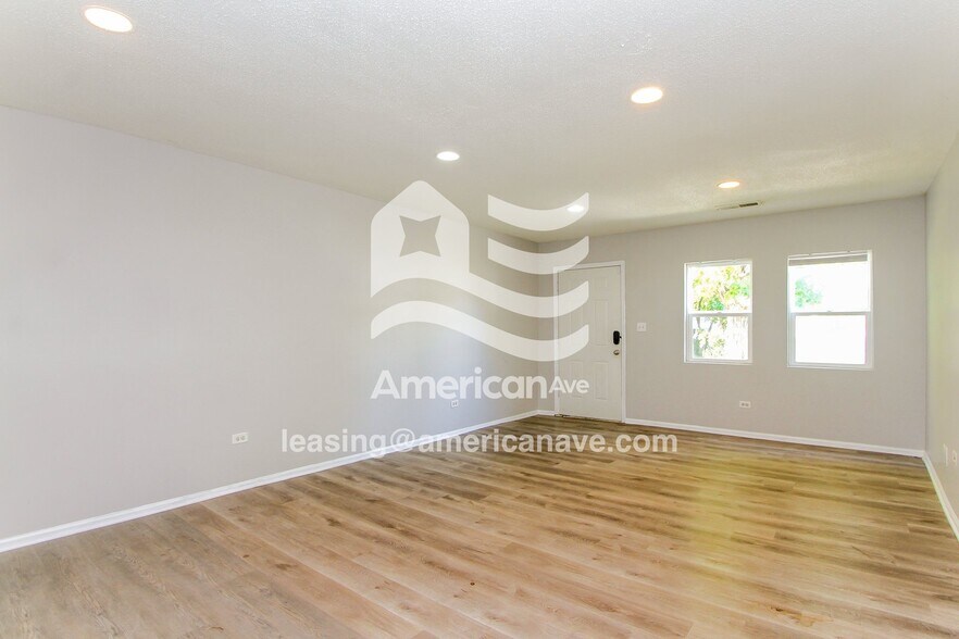 Building Photo - 3050 S State Ave