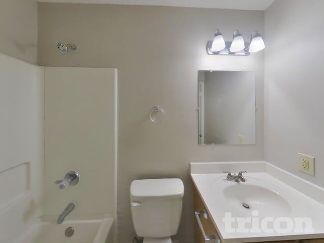 Building Photo - 7807 Encanto Vis Dr