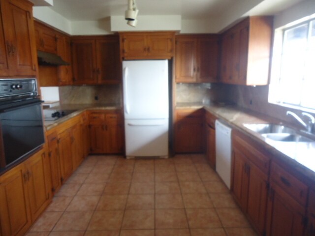 Building Photo - 5555 Dorothy Dr