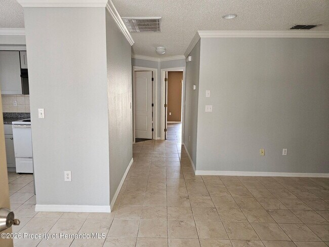 Building Photo - 7477 Canterbury St