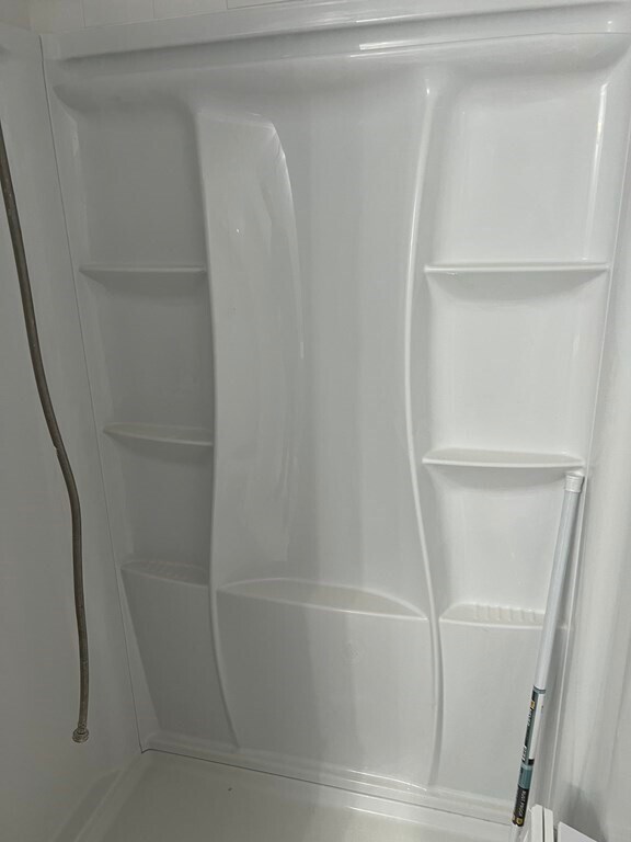 Building Photo - 77 Pond St