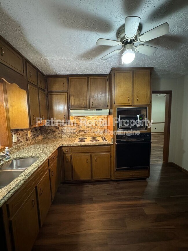 Building Photo - 3165 Arden Way SW