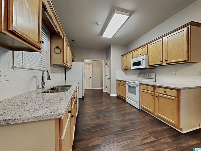 Building Photo - 208 Tocoa Cir