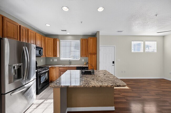 Building Photo - 9441 Ashbury Cir