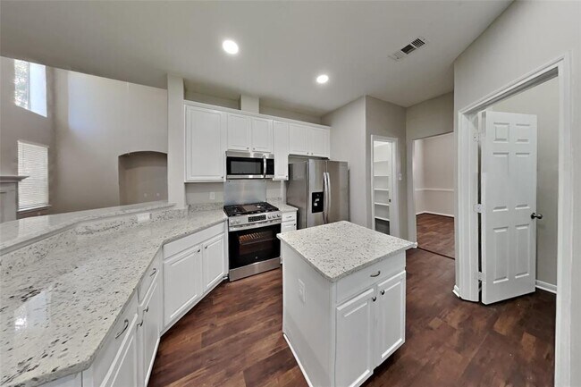 Building Photo - 6307 Briar Cross Ct