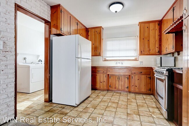 Building Photo - 3 br, 1.5 bath House - 1905 Curtis Ave