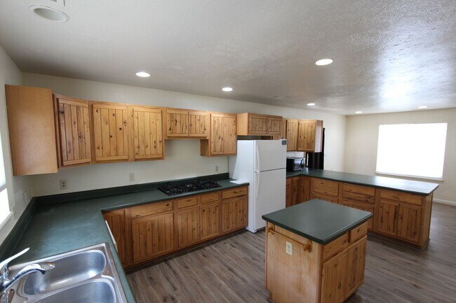 Building Photo - 3409 Pima Dr