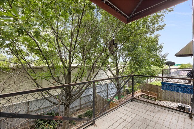 Building Photo - 6935 Yellowstone Way Dr