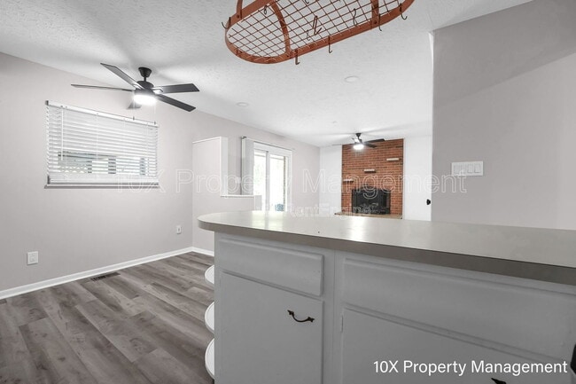 Building Photo - 2892 Longfield Rd