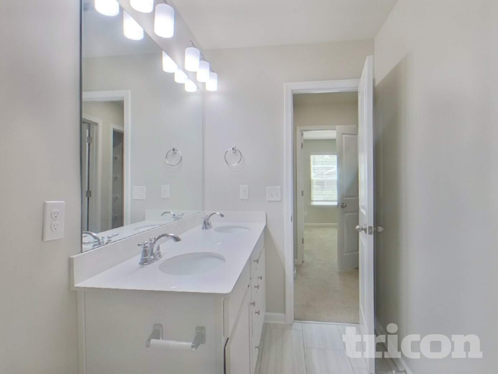 Building Photo - 209 Spring Knoll Dr