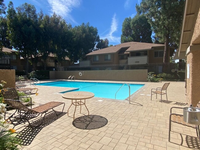 Building Photo - 1 Bed, 1 Bath Alamo Villas Condo