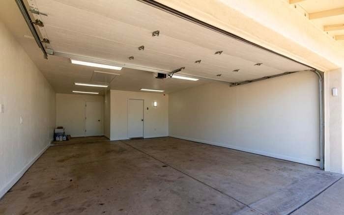 Building Photo - 2958 S El Paradiso