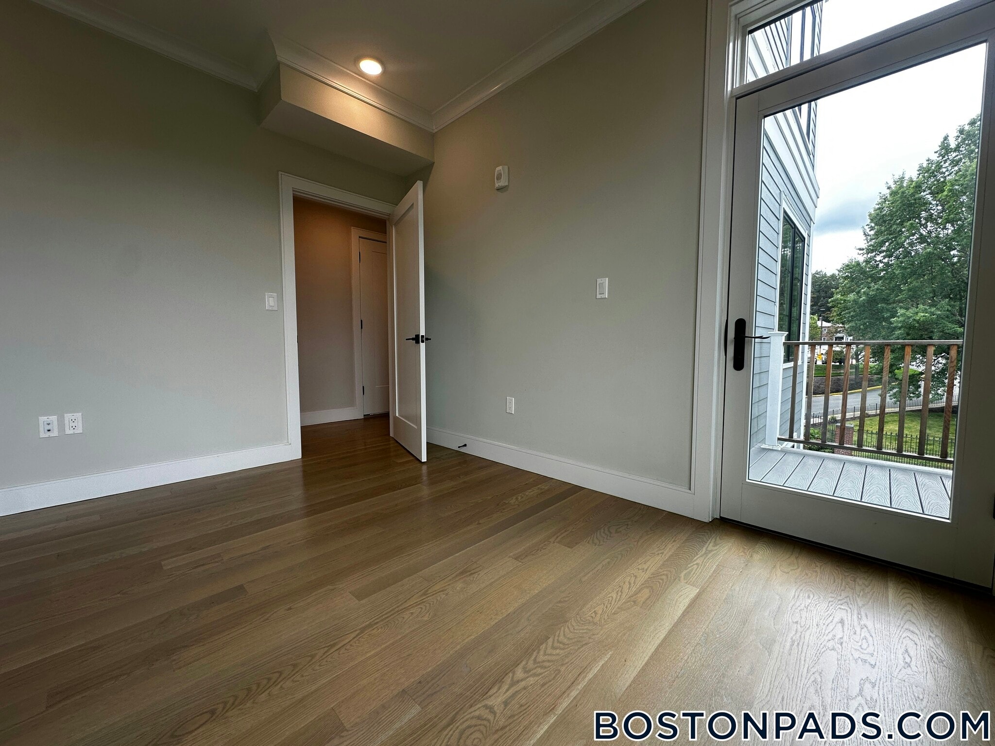 Building Photo - 104-106 Warren St.