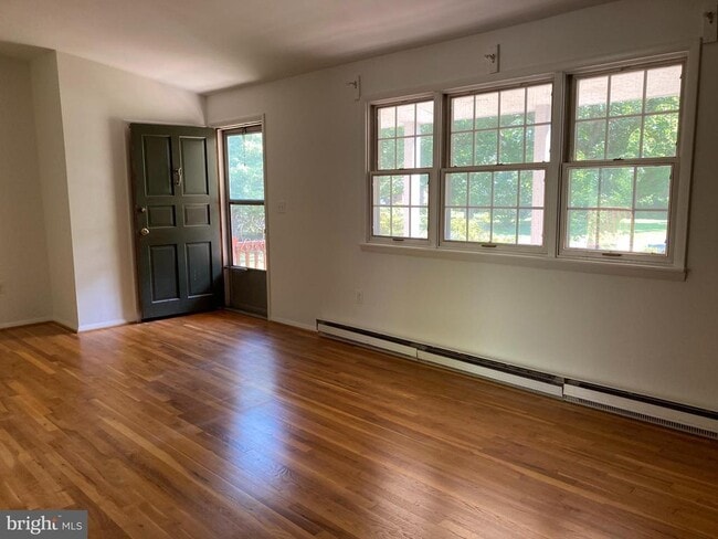 Building Photo - 852 Constellation Dr