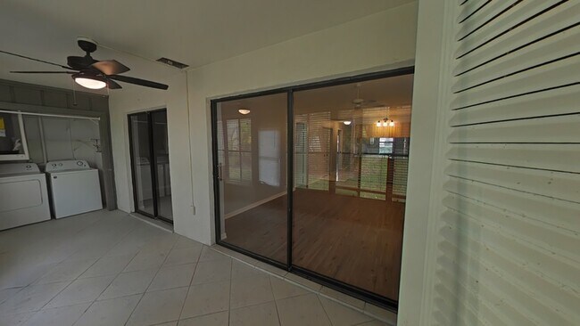 Building Photo - 2131 Ridge Rd S