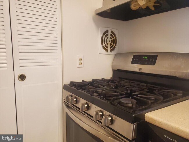 Building Photo - 7336 Lee Hwy