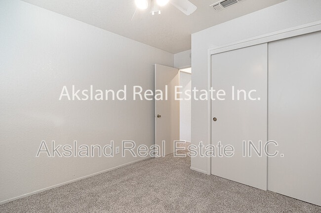 Building Photo - 354 Blossom Dr