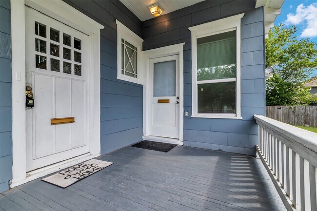 Building Photo - 4303 McKinney St