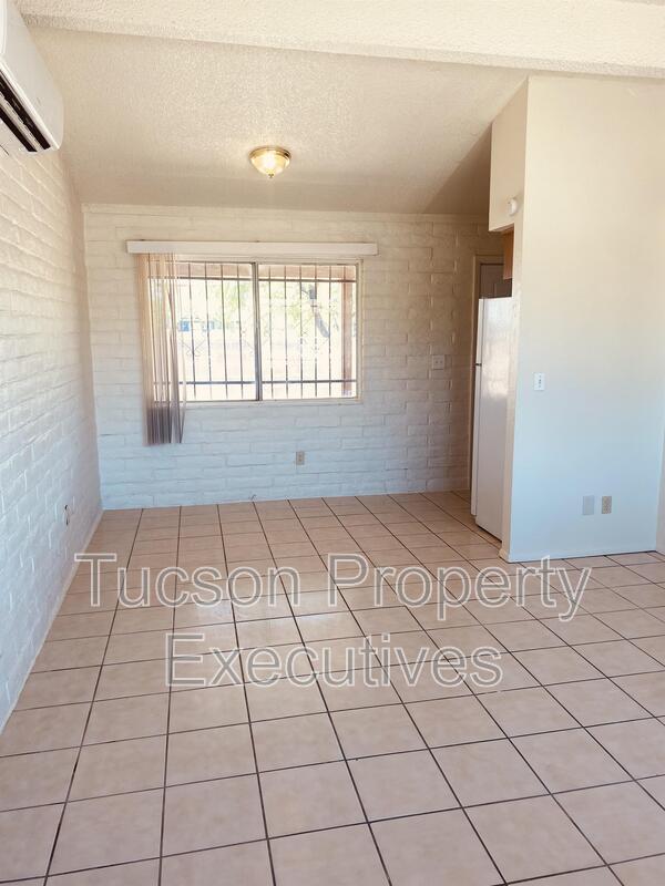 Building Photo - 5760 S Park Ave