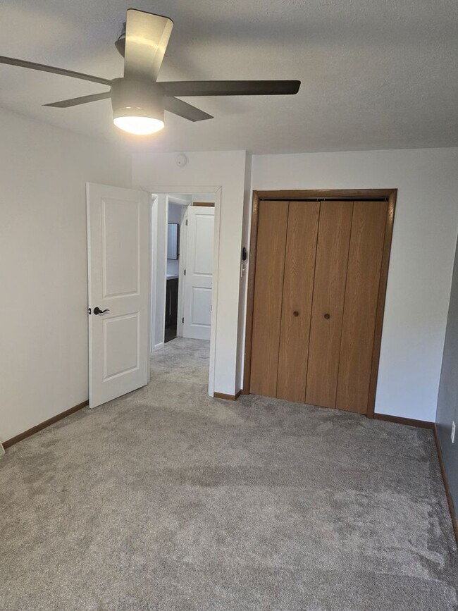 Building Photo - Monroeville Townhome for rent