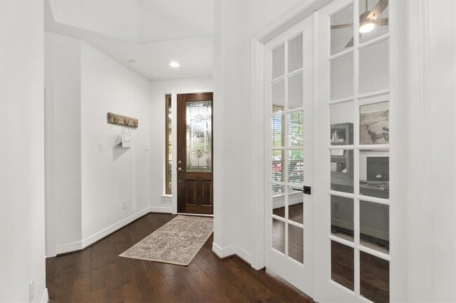 Building Photo - 27121 Holtwood Grove Rd