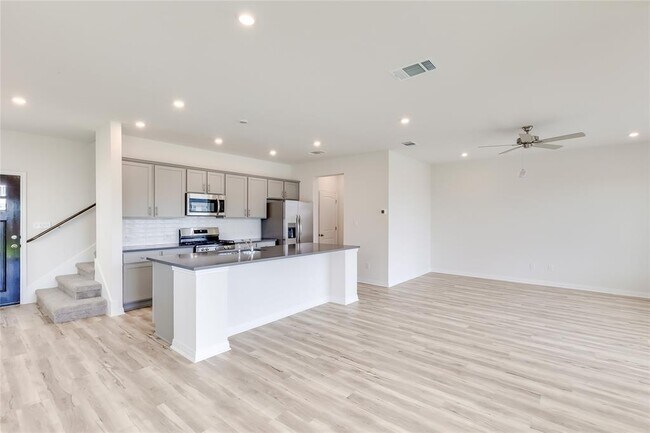 Building Photo - 20504 Haygrazer Wy