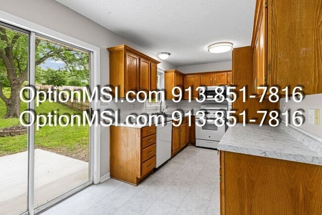 Building Photo - Welcome home to this beautifully updated 3-bedroom home in Kansas City, KS!