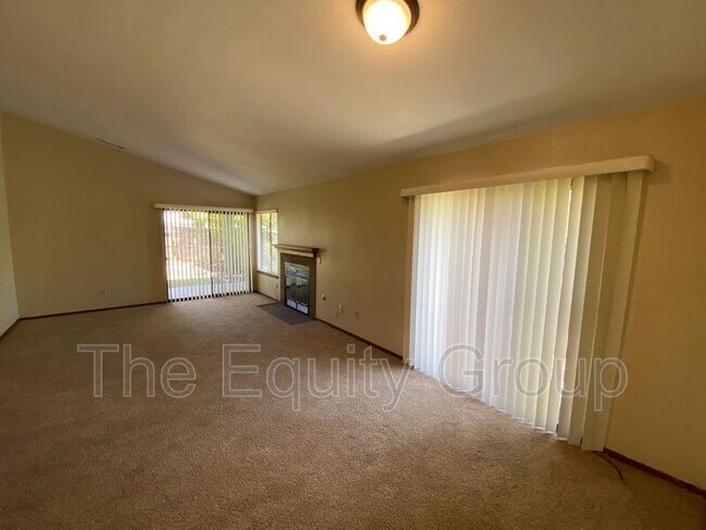 Building Photo - 1348 E Ferguson Ct