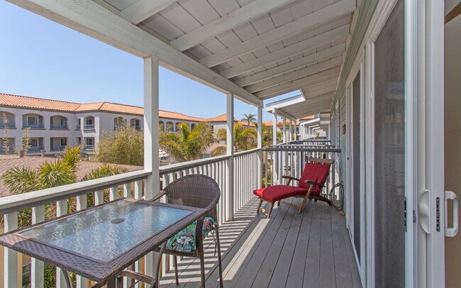 Building Photo - Carlsbad Village Furnished 2 bedroom/2 bath Long Term