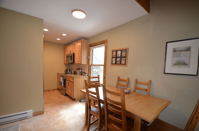 Building Photo - Flexible lease terms! Year available! Pets Negotiable!  Walk to town, community hot tub!