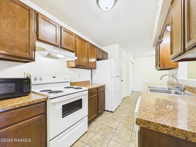 Building Photo - 446 Failla Rd