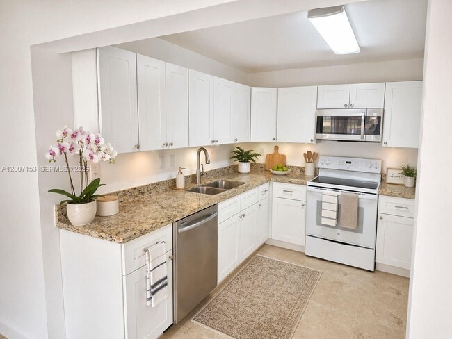 Building Photo - 881 W 37th St