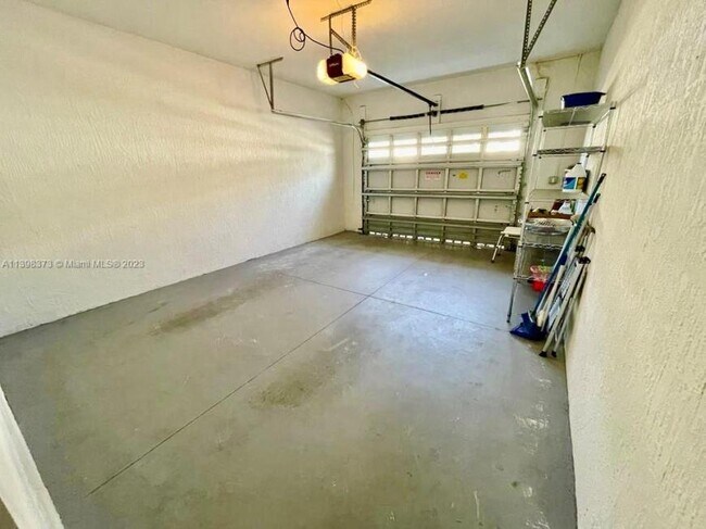 Building Photo - 2 bedroom in Aventura FL 33180