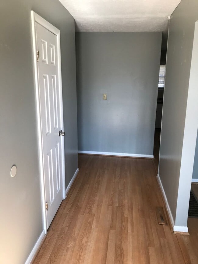 Building Photo - 1345 Canonero Dr